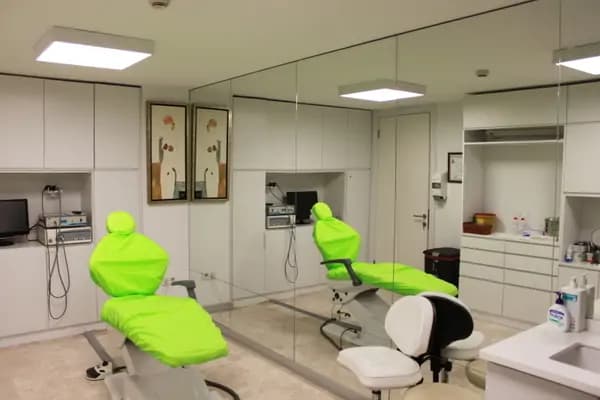 Istanbul Esthetic & Implant Dentistry