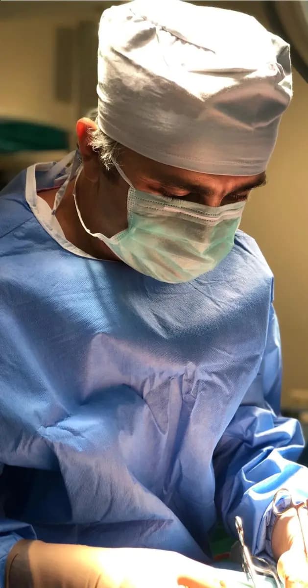 Prof. Dr. Burhan Mayir Scarless Sleeve Clinic